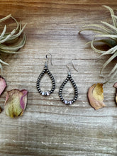 Load image into Gallery viewer, Smaller Sterling saucer Silver Pearls earrings teardrop - With Pink Conch