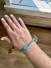 Load image into Gallery viewer, Sterling silver bangle Bracelet with kingman turquoise