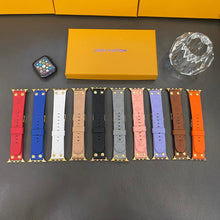Load image into Gallery viewer, Bracelet de rechange Apple avec décoration en rivets et monogramme en relief WATCH BANDS