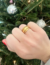 Load image into Gallery viewer, Dainty Vine Ring