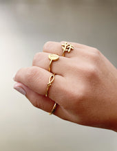 Load image into Gallery viewer, Gold Wildflower Ring