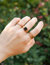 Load image into Gallery viewer, Onyx Signet Ring