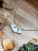 Load image into Gallery viewer, Shell Teardrop Chain Necklace – 16"