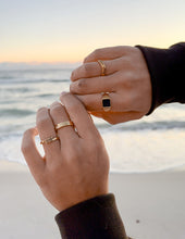 Load image into Gallery viewer, Onyx Signet Ring
