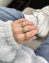 Load image into Gallery viewer, Emerald Green Signet Ring