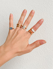 Load image into Gallery viewer, Sunrise Rectangular Signet Ring