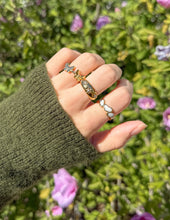 Load image into Gallery viewer, Eternal Love Ring