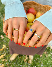 Load image into Gallery viewer, Indigo Signet Ring