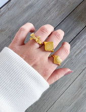 Load image into Gallery viewer, Radiant Heart Ring