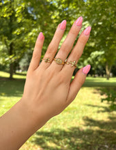 Load image into Gallery viewer, Kingdom Signet Ring