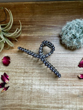 Load image into Gallery viewer, Pearls hair clips