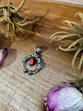 Load image into Gallery viewer, Naja Pendant with Red Spiny Oyster – Sterling Silver – Native Made by KB