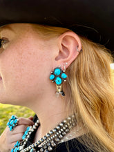 Load image into Gallery viewer, Complete Squash Blossom Set – Kingman Turquoise – Sterling Silver – Navajo Made by Wilson Dawes