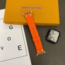Load image into Gallery viewer, Bracelet de rechange Apple avec décoration en rivets et monogramme en relief WATCH BANDS
