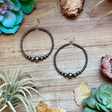 Load image into Gallery viewer, Graduated Sterling Silver Pearl Hoop Earrings