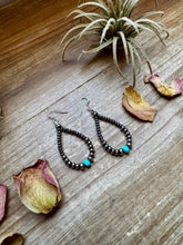 Load image into Gallery viewer, Smaller Sterling saucer Silver Pearls earrings teardrop - With Turquoise