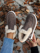 Load image into Gallery viewer, Furry Suede Round Toe Flat Sneakers