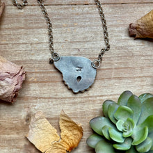 Load image into Gallery viewer, 116 - Sterling Silver Orange Spiny Oyster Bear Fixed Chain Necklace by Jason Ogg
