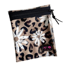 Load image into Gallery viewer, Multi-Use Clear Front Pouch