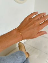 Load image into Gallery viewer, Dainty Heart Bracelet