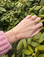 Load image into Gallery viewer, Dainty Heart Bracelet