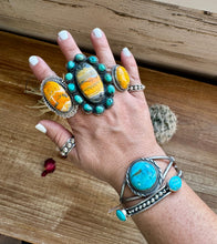 Load image into Gallery viewer, Sterling silver bangle Bracelet with kingman turquoise