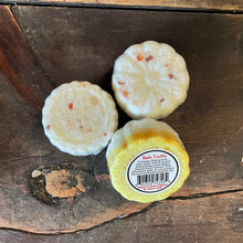 Load image into Gallery viewer, Bubble Bath Truffle - Mini Bubble Bath Bomb with Cocoa &amp; Mango Butter - 1 Truffle