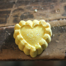 Load image into Gallery viewer, Lemon Rose Bubble Bomb