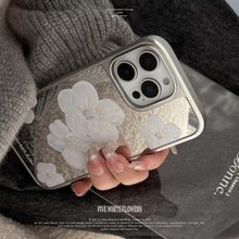Load image into Gallery viewer, Gentle temperament applies to 16 Apple 15promax mobile phone case iphone17 mirror flower 13 Korean 15 electroplating