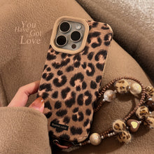 Load image into Gallery viewer, European and American leopard print plush rope for iphone16 iPhone case 15promax suede 14 retro 17 soft