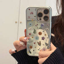 Load image into Gallery viewer, Small fresh flowers are suitable for 16 Apple 15promax mobile phone case iphone17 mirror 13 electroplating hard 15 Huawei