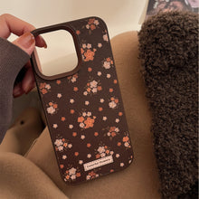 Load image into Gallery viewer, Warm brown gentle small floral iPhone16 mobile phone case Apple 17Pro leather 16 suitable for 13 autumn and winter max retro
