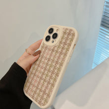 Load image into Gallery viewer, Retro 17promax Apple 16 mobile phone case iphone14 plaid 13pro set 8 suitable for 11 generation hair 12 flannel