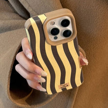Load image into Gallery viewer, Leather personalized stripes for iphone17 Apple 15promax mobile phone case 14 premium retro 13 generation 16