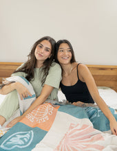Load image into Gallery viewer, Patchwork Throw Blanket