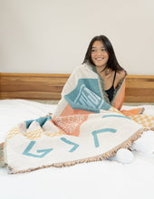 Load image into Gallery viewer, Patchwork Throw Blanket