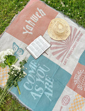 Load image into Gallery viewer, Patchwork Throw Blanket