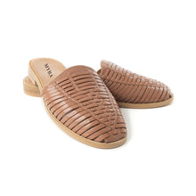 Load image into Gallery viewer, Madrigonna Sandals In Brown