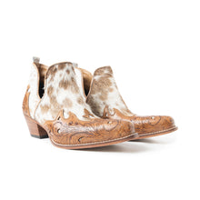 Load image into Gallery viewer, Rosa Canyon Booties In Brown &amp; White
