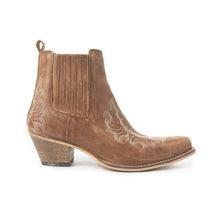 Load image into Gallery viewer, Dearling Ranch Booties In Brown