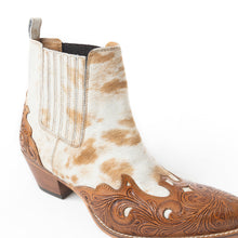 Load image into Gallery viewer, Twin Forks Booties In Brown &amp; White