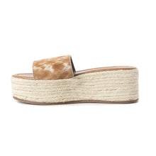 Load image into Gallery viewer, Mesa Mane Hairon Leather Sandals in Brown &amp; White