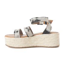 Load image into Gallery viewer, Longhorn Lasso Leather Sandals in Cowprint Hairon