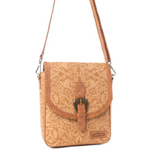 Load image into Gallery viewer, Yellowstone Rodeo Riverbend Weaved Buckle Bag