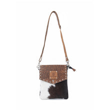 Load image into Gallery viewer, Myra Rustler Bend Canvas &amp; Hairon Bag in Brindle Chestnut