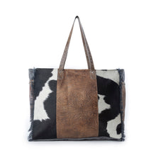 Load image into Gallery viewer, Myra Canyon Ridge Weekender Bag in Rustic Tan