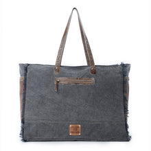 Load image into Gallery viewer, Myra Canyon Ridge Weekender Bag in Rustic Tan