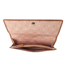Load image into Gallery viewer, Myra Yellowstone Sienna Stockyard Hairon Leather Women’s Purse in Cream Cocoa