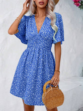 Load image into Gallery viewer, Printed V-Neck Half Sleeve Mini Dress