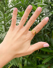 Load image into Gallery viewer, Heart Signet Ring